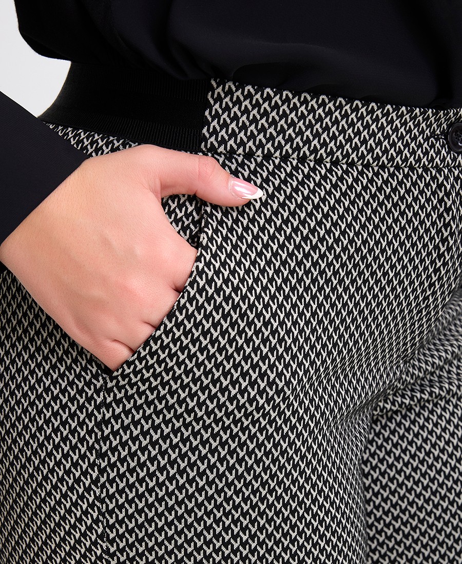 Γυναικείο Παντελόνι All Over Print με Ελαστική Μέση Straight Fit σε Εμπριμέ Μαύρο φωτογραφία