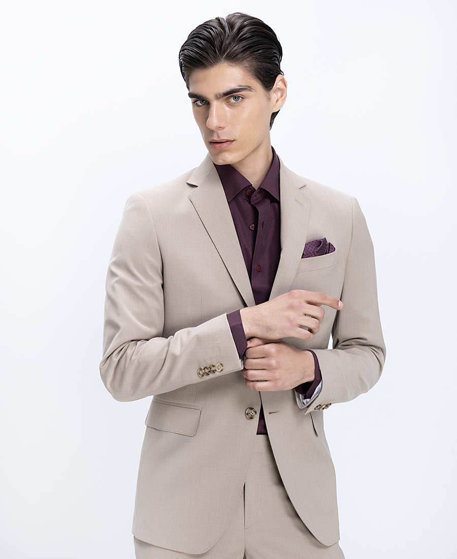 Ανδρικό Κοστούμι Με Κλασικό Πέτο Modern Fit φωτογραφία