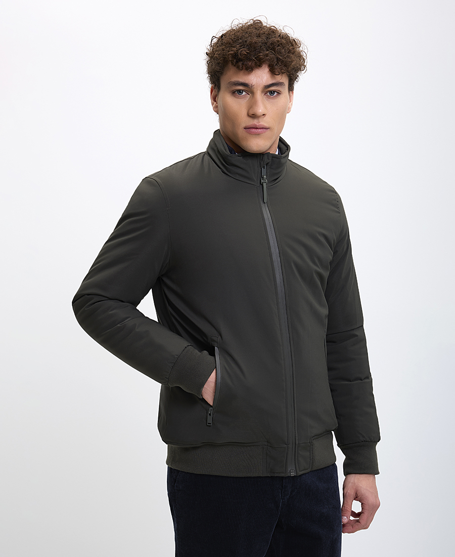 Ανδρικό Μπουφάν με Ορθιό Γιακά Regular Fit και Τσέπες με Φερμουάρ φωτογραφία