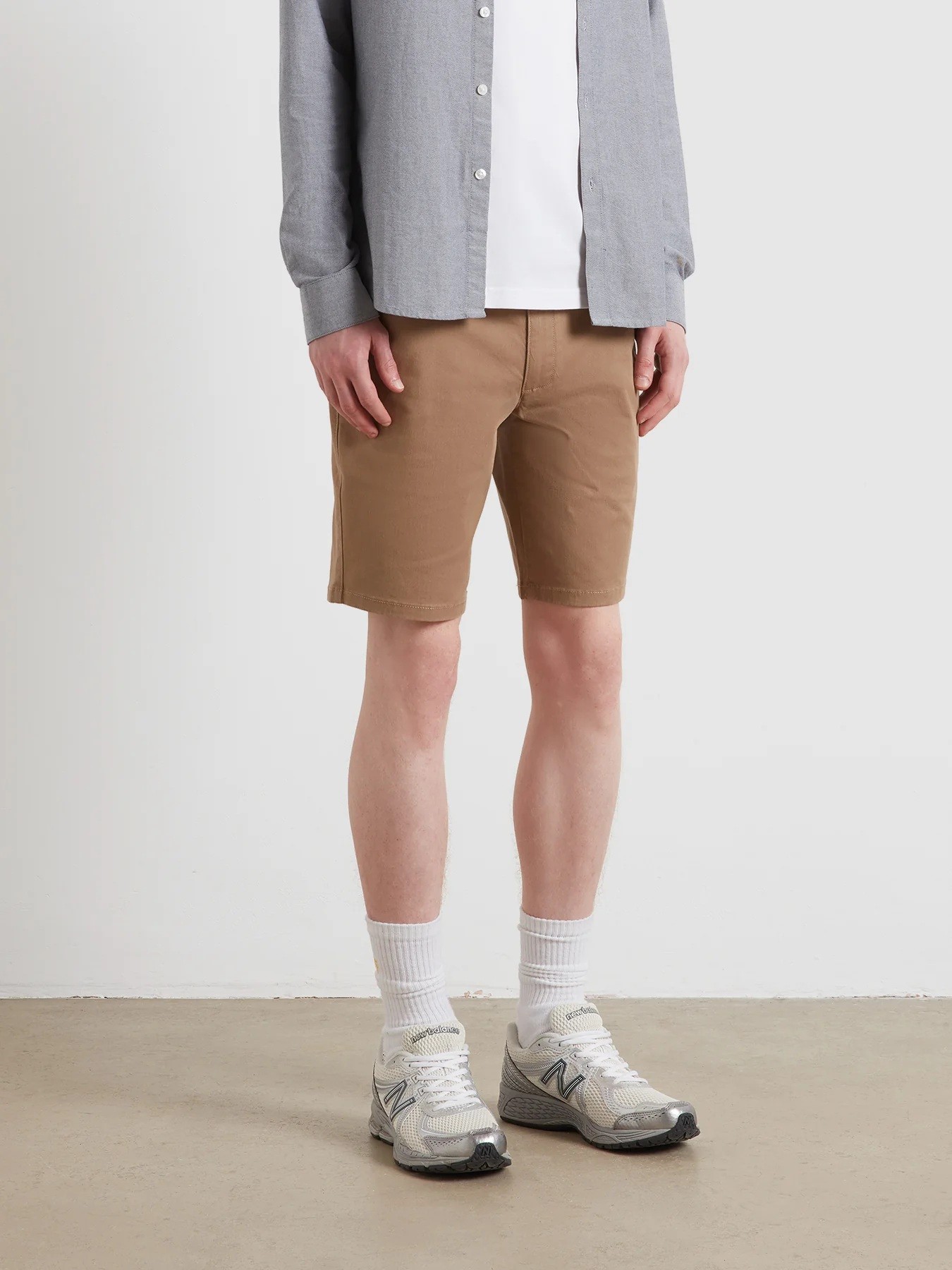 Farah Ανδρική Βερμούδα Regular Fit Με Λοξές Τσέπες Και Κλείσιμο Με Κουμπί