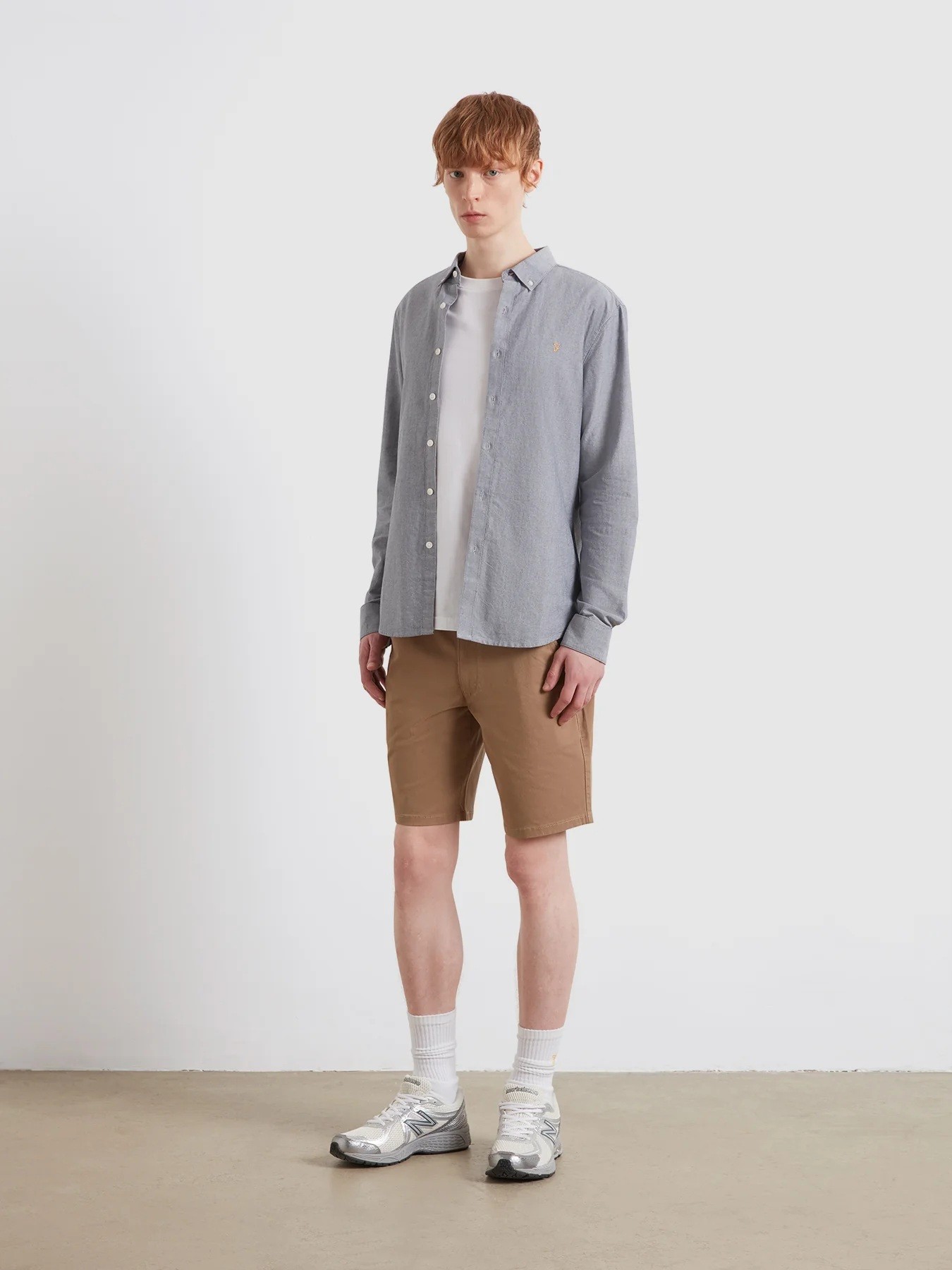 Farah Ανδρική Βερμούδα Regular Fit Με Λοξές Τσέπες Και Κλείσιμο Με Κουμπί φωτογραφία