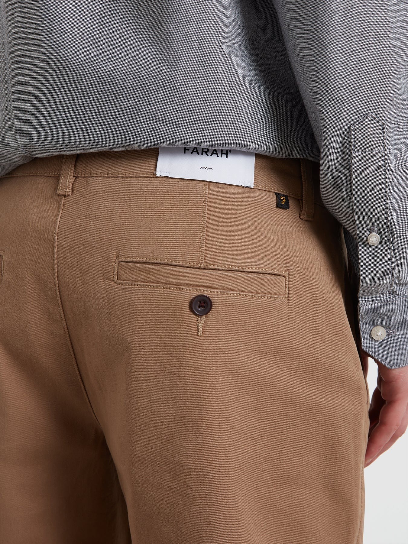 Farah Ανδρική Βερμούδα Regular Fit Με Λοξές Τσέπες Και Κλείσιμο Με Κουμπί φωτογραφία