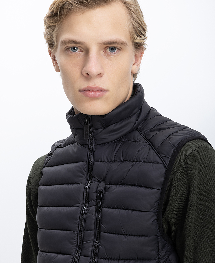 Ανδρικό Γιλέκο Με Καπιτονέ Υφή & Όρθιο Γιακά φωτογραφία