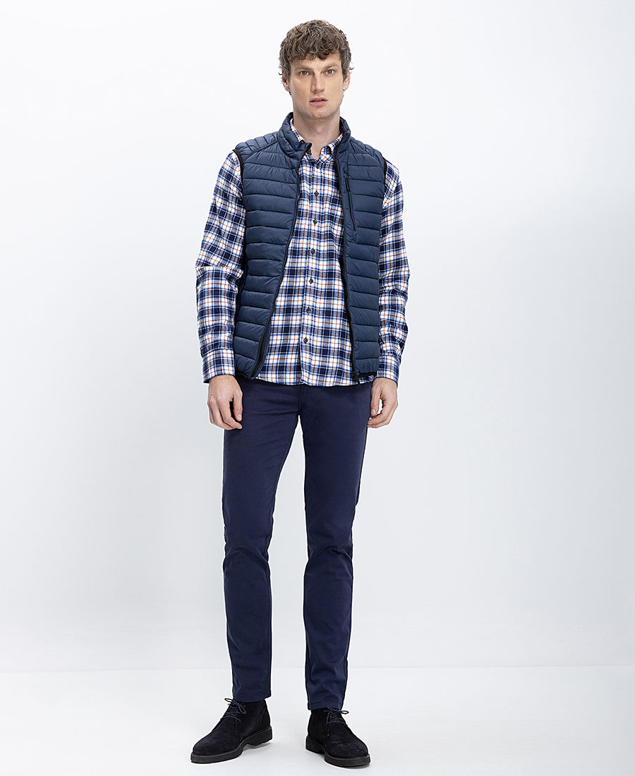 Ανδρικό Γιλέκο Με Καπιτονέ Υφή & Όρθιο Γιακά φωτογραφία