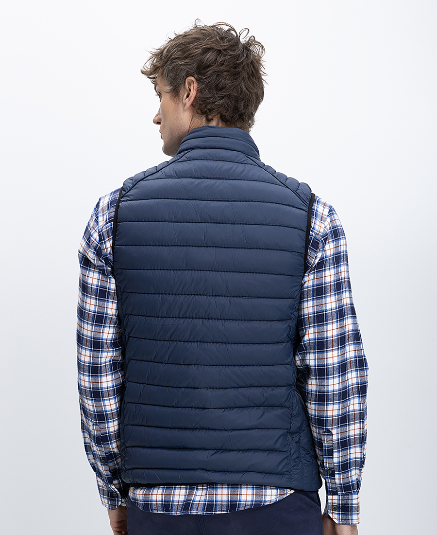 Ανδρικό Γιλέκο Με Καπιτονέ Υφή & Όρθιο Γιακά φωτογραφία