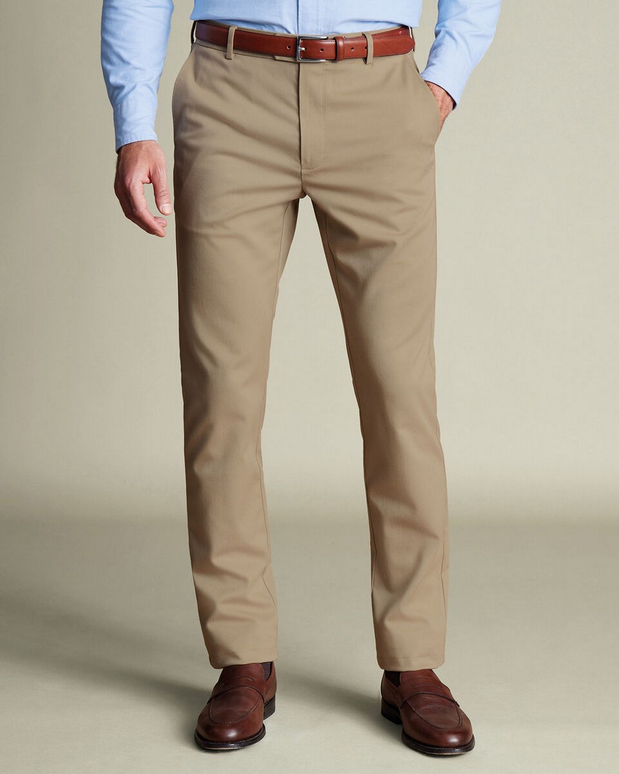 Charles Tyrwhitt Ανδρικό Παντελόνι Chinos Βαμβακερό με Stretch Non-Iron Modern Fit σε Ανοιχτό Καφέ