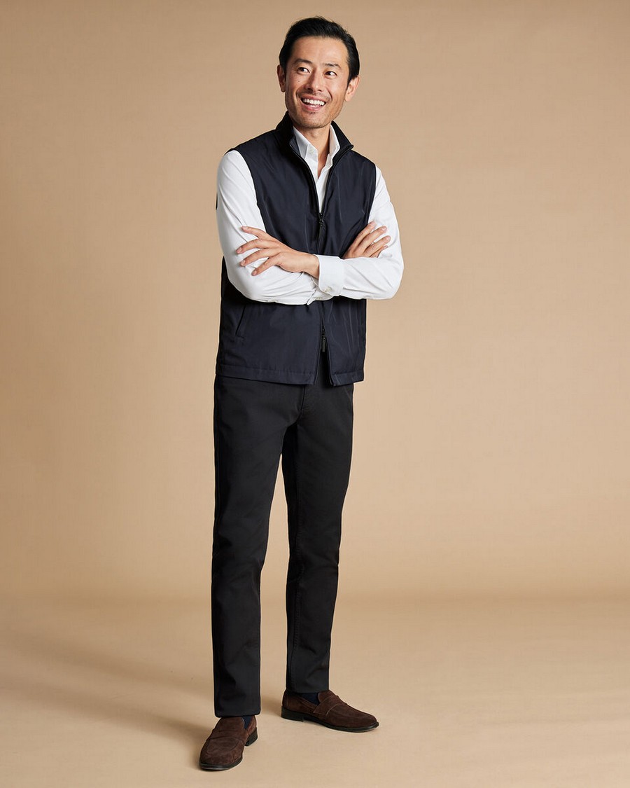 Charles Tyrwhitt Ανδρικό Αμάνικο Μπουφάν Nylon Funnel Regular Fit σε Σκούρο Μπλε φωτογραφία