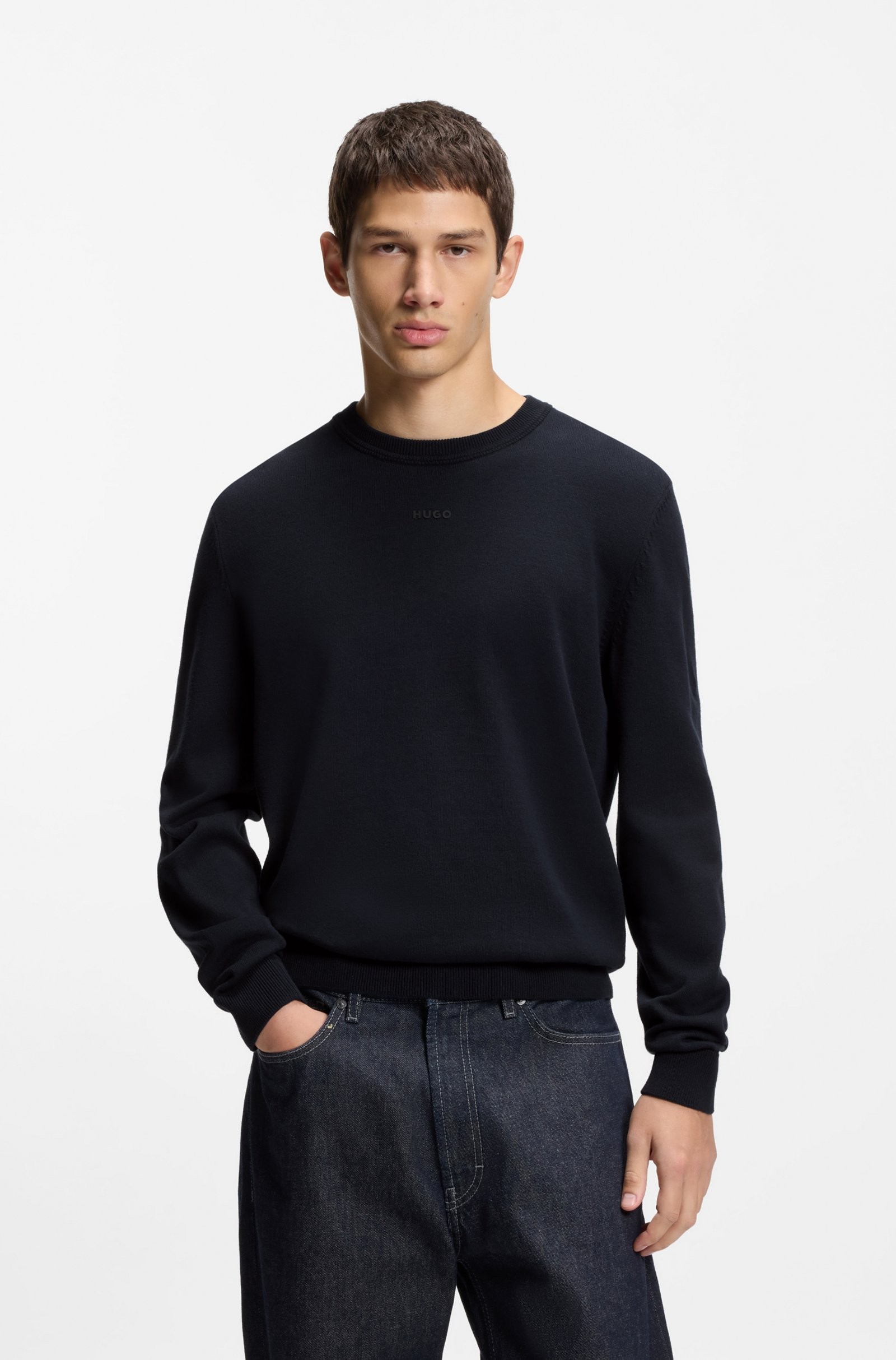 HUGO Ανδρικό Μονόχρωμο Βαμβακερό Πουλόβερ Με Logo Slim Fit Για Smart Casual Εμφανίσεις