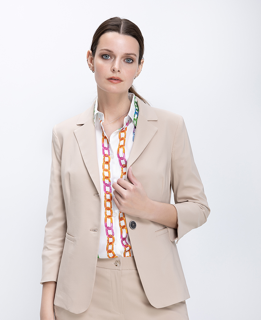 Γυναικείο Σακάκι Regular Fit Με Κλασικό Πέτο Και Δίχρωμα Κουμπιά