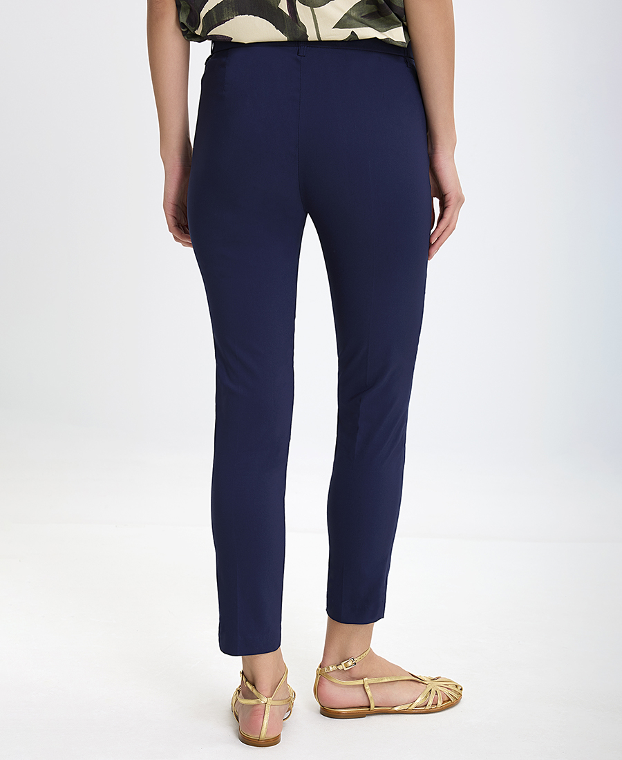 Γυναικείο Παντελόνι με Κλασική Γραμμή Slim Fit σε Σκούρο Μπλε φωτογραφία