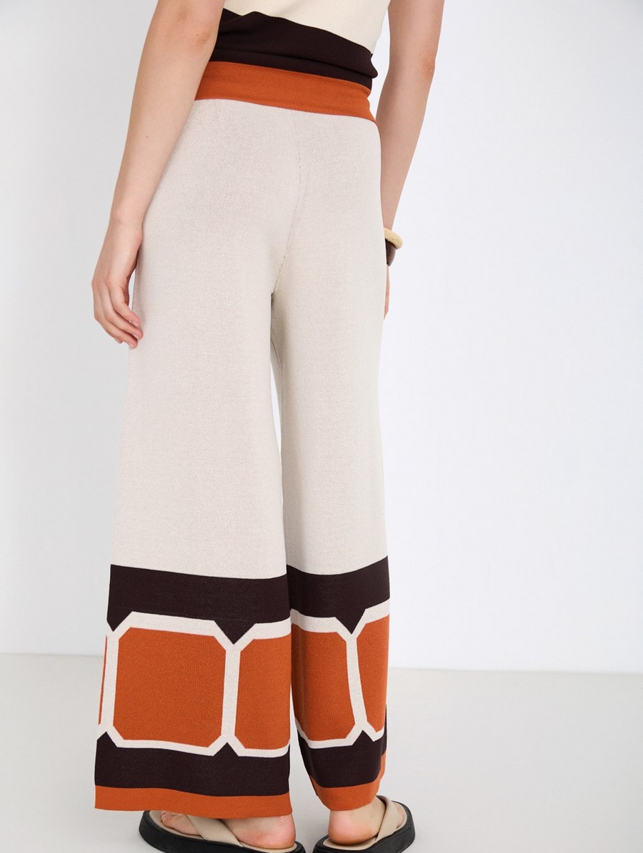 Skatie Γυναικείο Παντελόνι Με Jacquard Μοτίβο Και Cropped Γραμμή φωτογραφία