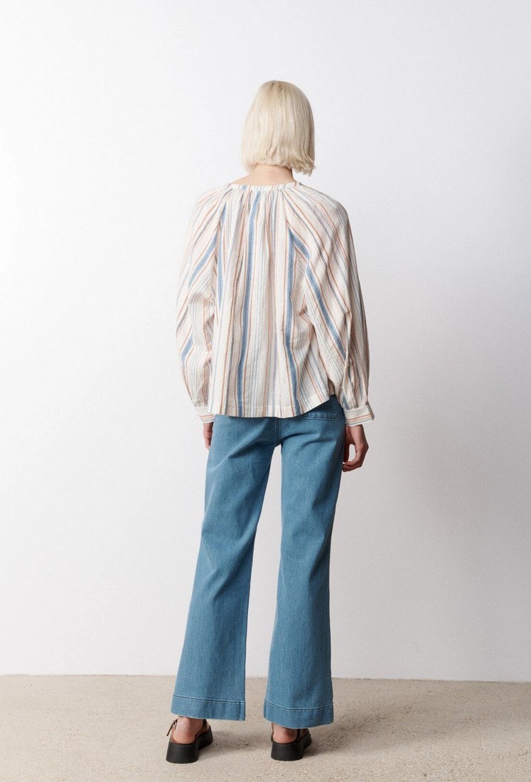 Loose striped shirt φωτογραφία