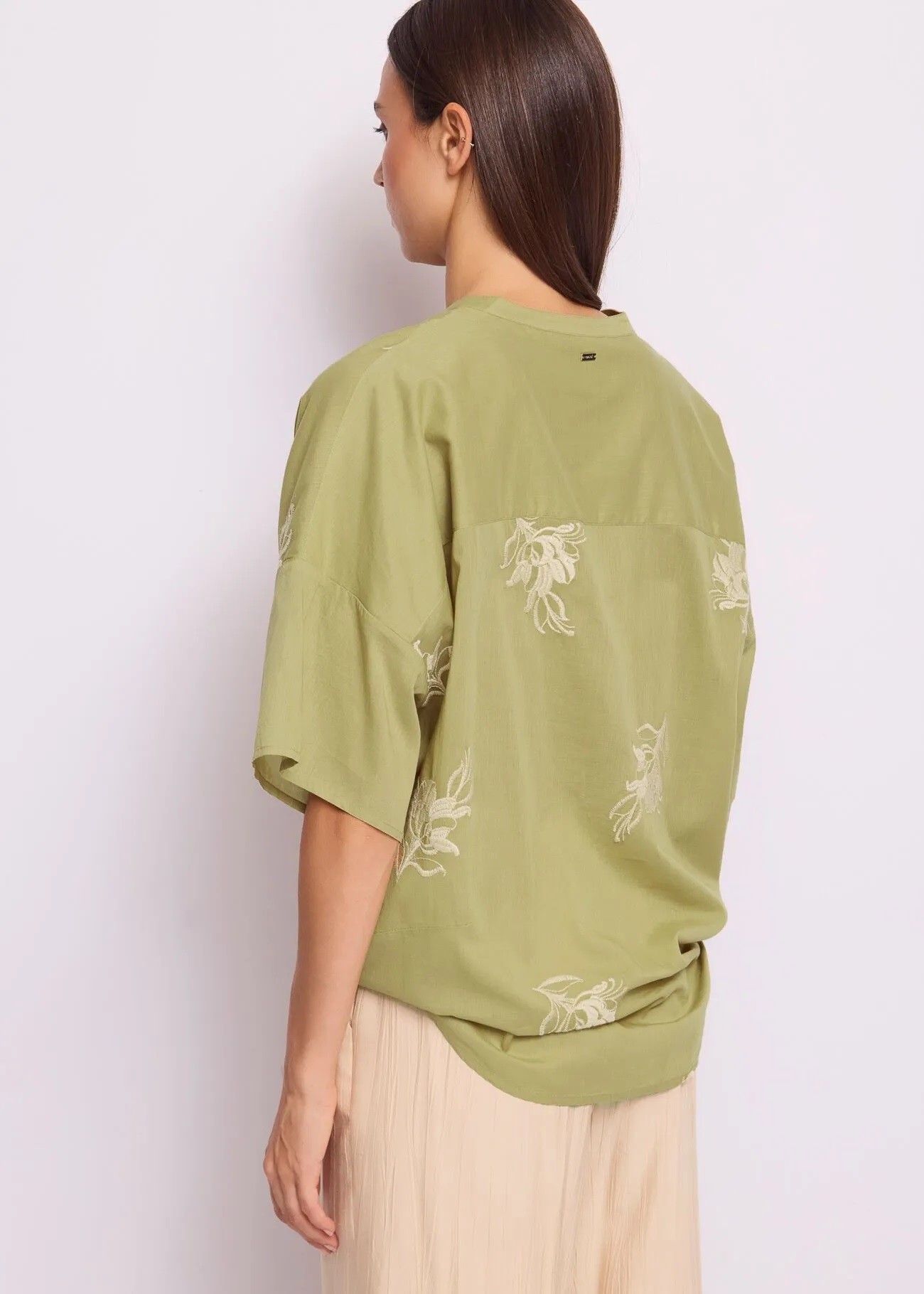 Gaudi Γυναικείο Πουκάμισο Με Κέντημα Και Mandarin Γιακά φωτογραφία