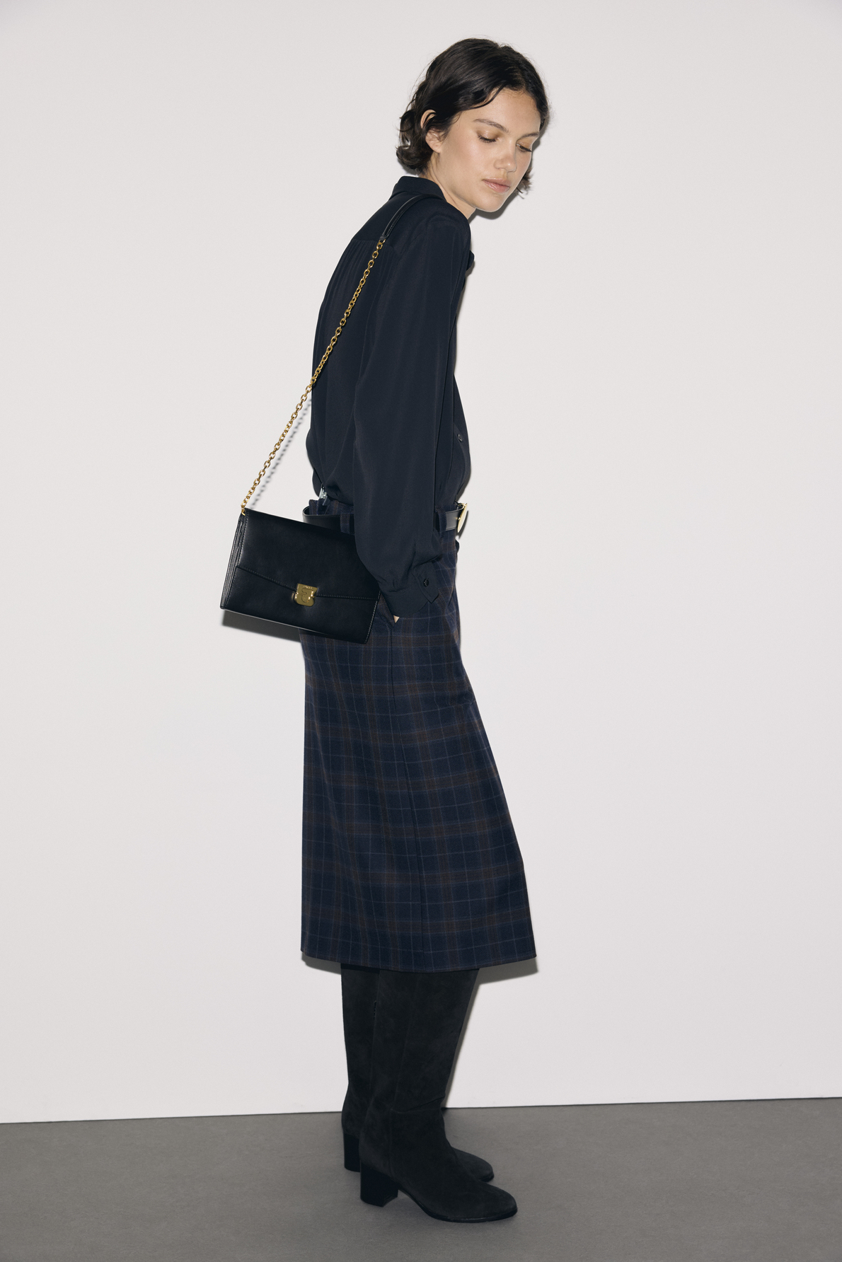 Gerard Darel Gerard Darel Γυναικείο Μονόχρωμο Πουκάμισο Regular Fit Με Μετάξι Πιέτες Και Μακριά Μανίκια Για Elegant Casual & Business Εμφανίσεις - 4