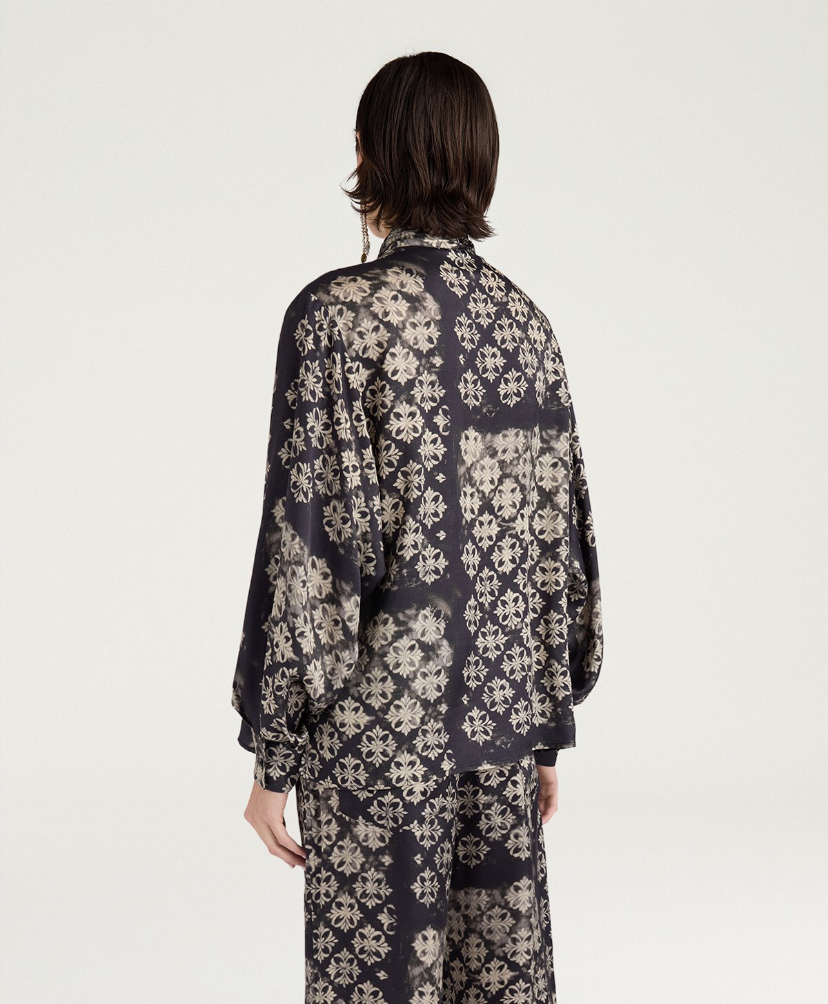 Momoni Momoni Γυναικεία Μπλούζα Εμπριμέ Με All Over Print Relaxed Fit Για Business & Formal Εμφανίσεις - 3