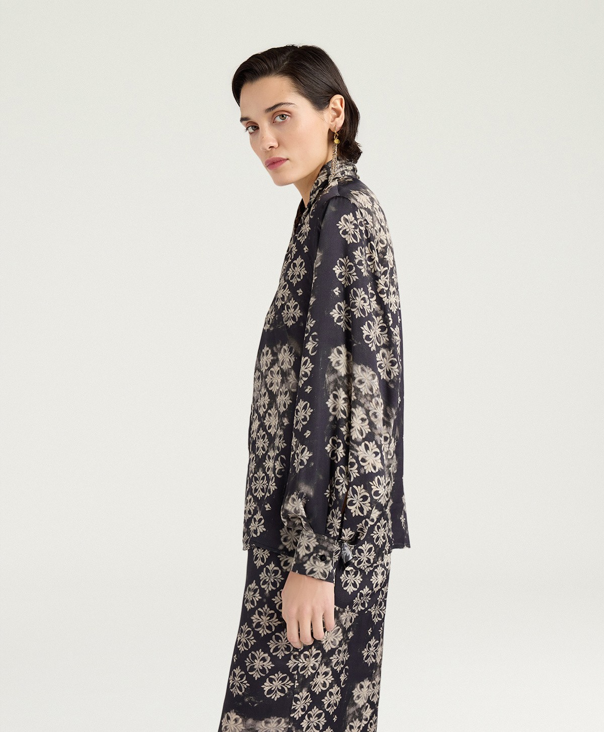 Momoni Momoni Γυναικεία Μπλούζα Εμπριμέ Με All Over Print Relaxed Fit Για Business & Formal Εμφανίσεις - 4