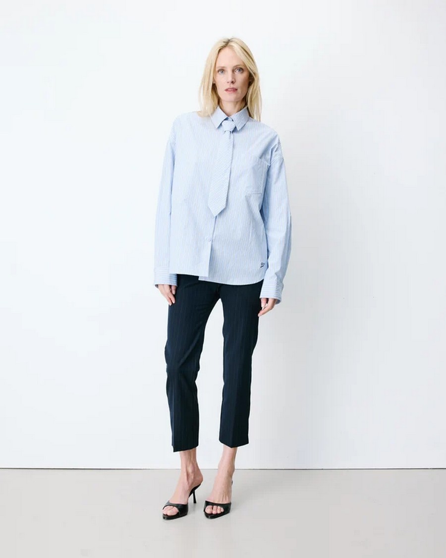 Grace & Mila Γυναικείο Γαλάζιο Ριγέ Πουκάμισο Oversized Fit Με Αποσπώμενη Γραβάτα Και Κεντημένο Logo Για Business & Smart Casual Εμφανίσεις