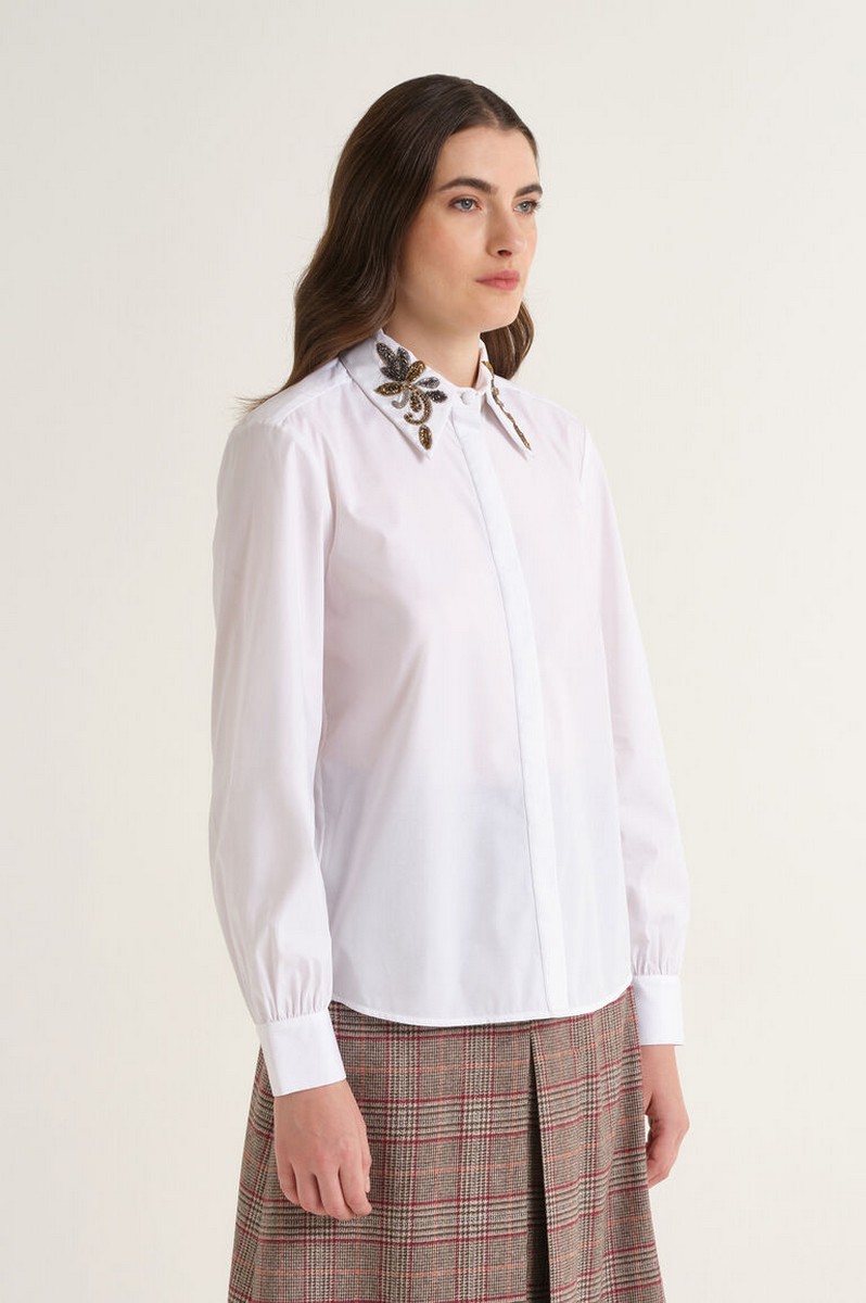 Maliparmi Maliparmi Γυναικείο Natural White Μονόχρωμο Πουκάμισο Regular Fit Από Stretch Cotton Με Κουμπιά Από Φίλντισι Και Πιέτα Στην Πλάτη Για Elegant Casual Εμφανίσεις