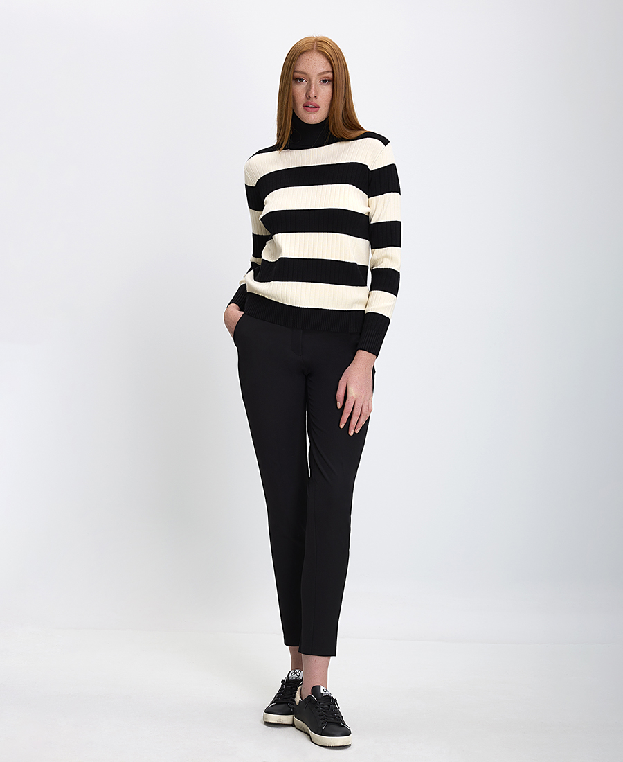 Γυναικείο Πουλόβερ Ριγέ με Ζιβάγκο σε Ασπρόμαυρο φωτογραφία