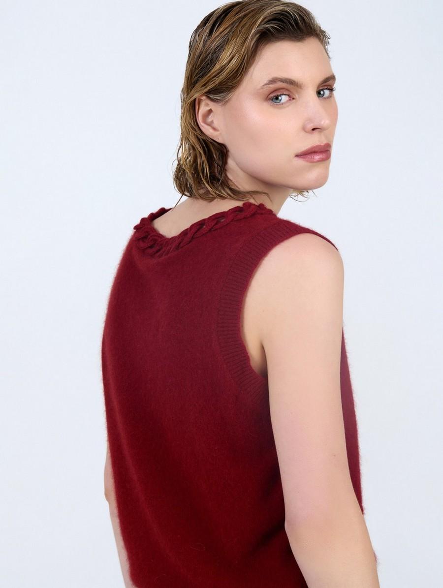 Skatie Γυναικείο Πλεκτό Γιλέκο Με Πλεκτή Αλυσίδα Στο Ντεκολτέ φωτογραφία