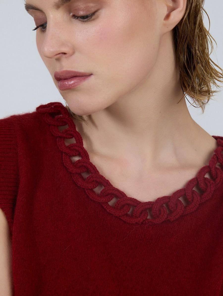 Skatie Γυναικείο Πλεκτό Γιλέκο Με Πλεκτή Αλυσίδα Στο Ντεκολτέ φωτογραφία