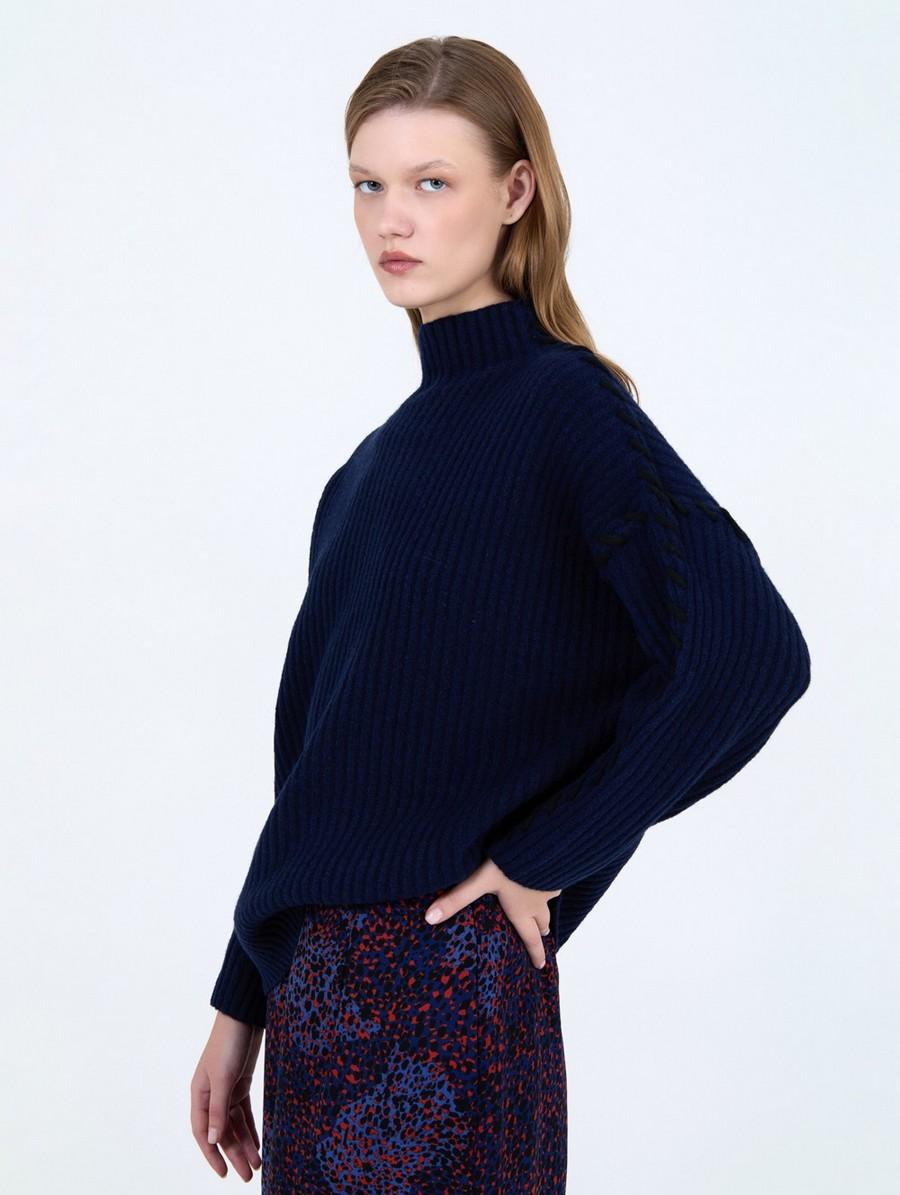 Skatie Γυναικείο Πλεκτό Πουλόβερ Με Ανάγλυφη Πλέξη Και Λεπτομέρεια Ραφής φωτογραφία