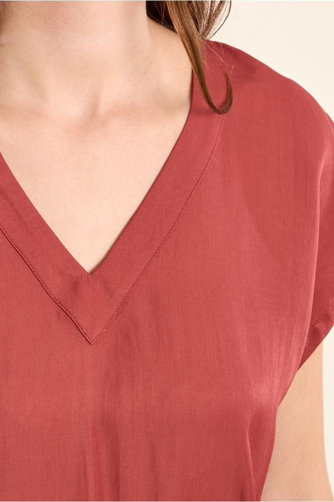 Molly Bracken Γυναικεία Μπλούζα Με V Λαιμόκοψη Και Σατέν Υφή φωτογραφία