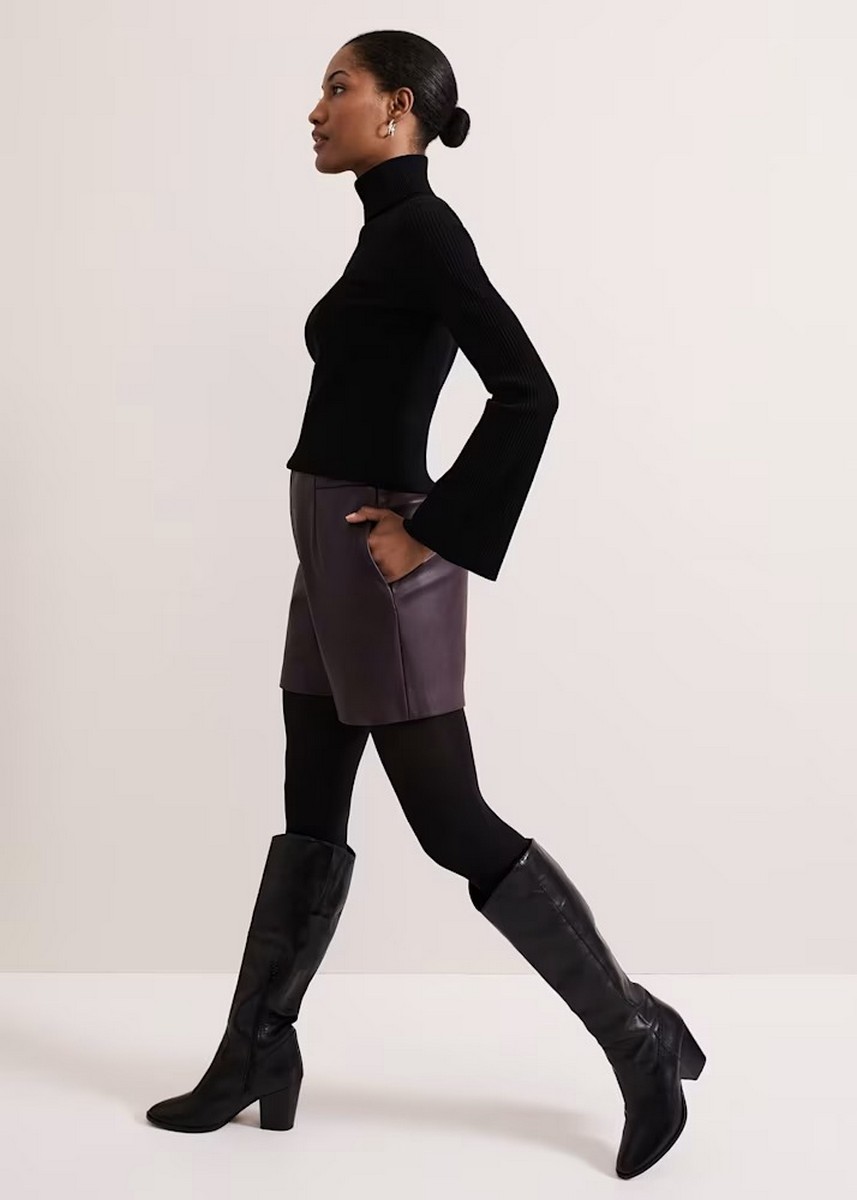 Phase Eight Γυναικείo Σορτς Κλασικό Σχέδιο Με Πιέτες Μωβ φωτογραφία