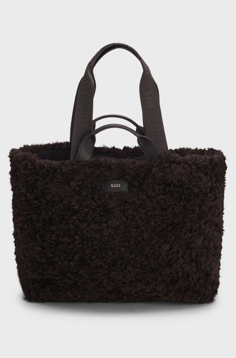 Boss Boss Γυναικεία Σκούρο Καφέ Teddy Tote Τσάντα Με Μεταλλικό Logo Και Διπλές Λαβές Για Casual & Smart Casual Εμφανίσεις
