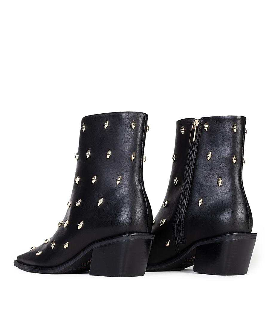 Carrano Γυναικεία Δερμάτινα Ankle Μποτάκια Με Μεταλλικά Studs φωτογραφία