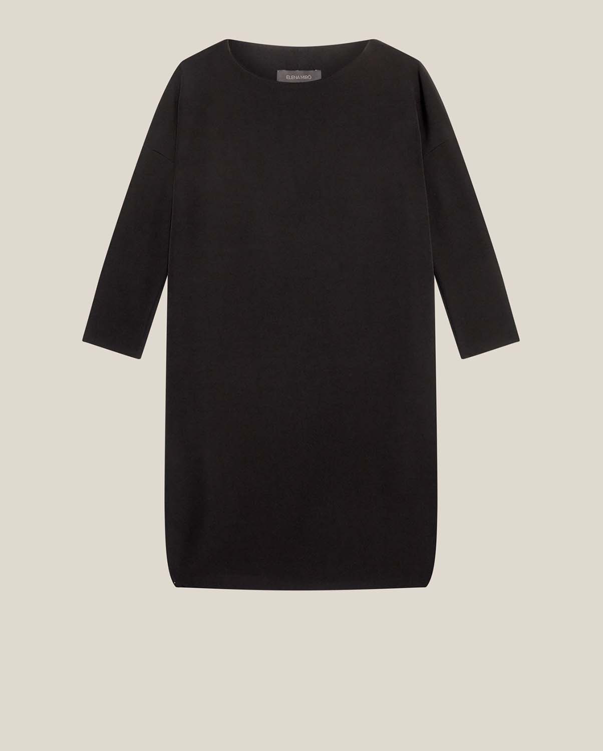 PLUS SIZE - Minimal line φόρεμα σε Μαύρο φωτογραφία