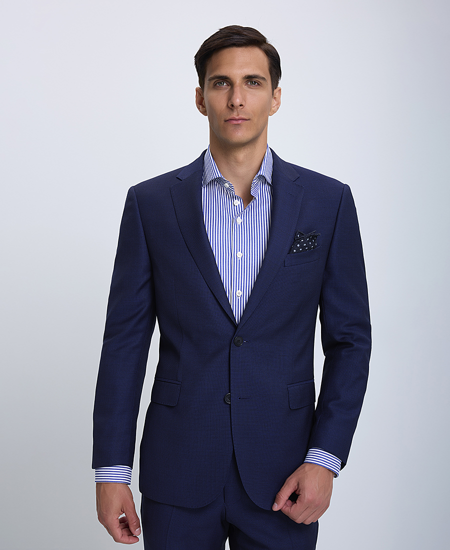 Μπλε Κοστούμι σε Κλασική Γραμμή φωτογραφία