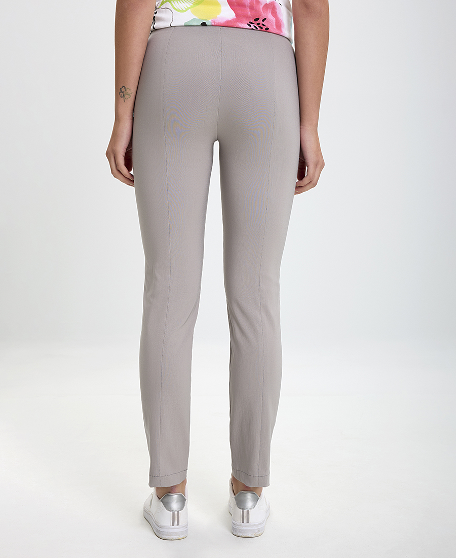 Παντελόνι σε Cigarette Γραμμή φωτογραφία