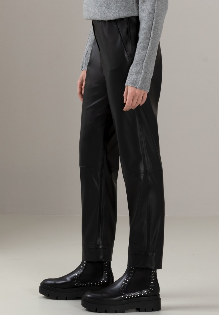 Παντελόνι με Δερμάτινη Όψη σε Μαύρο φωτογραφία