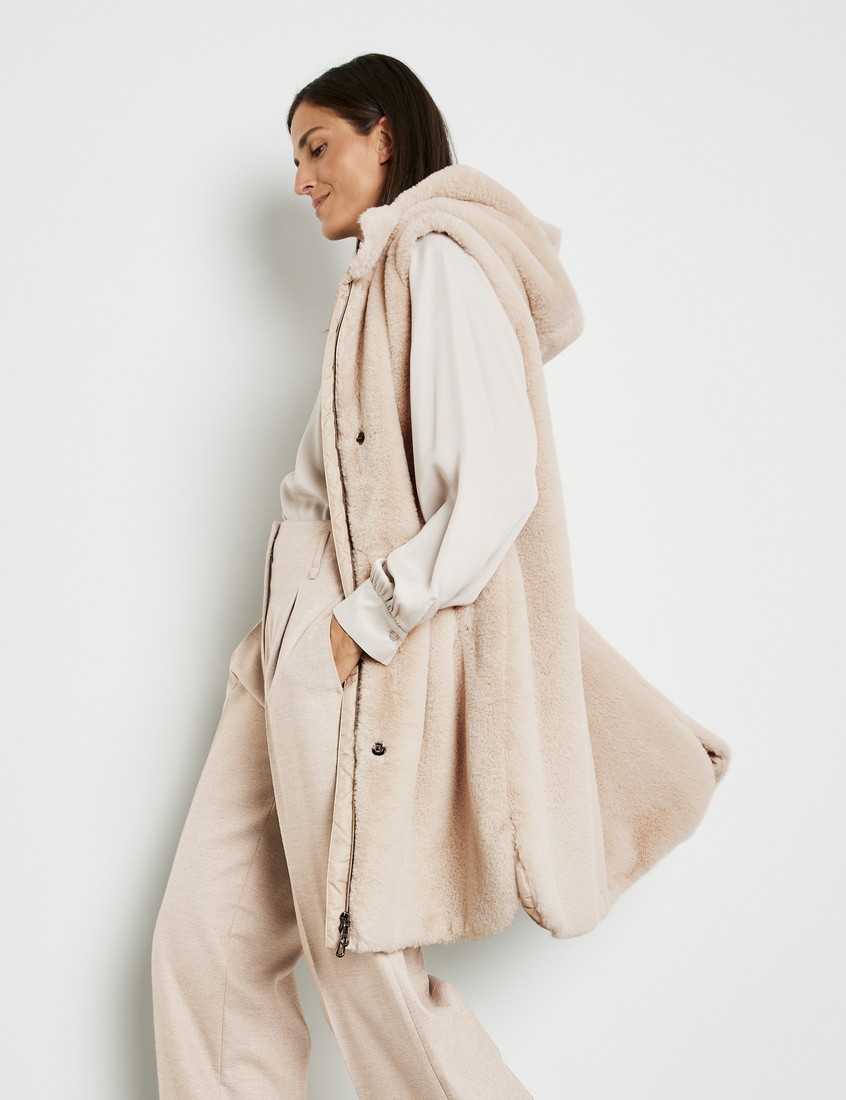 Gerry Weber Αμάνικο Μακρύ Τζάκετ από Συνθετική Γούνα φωτογραφία