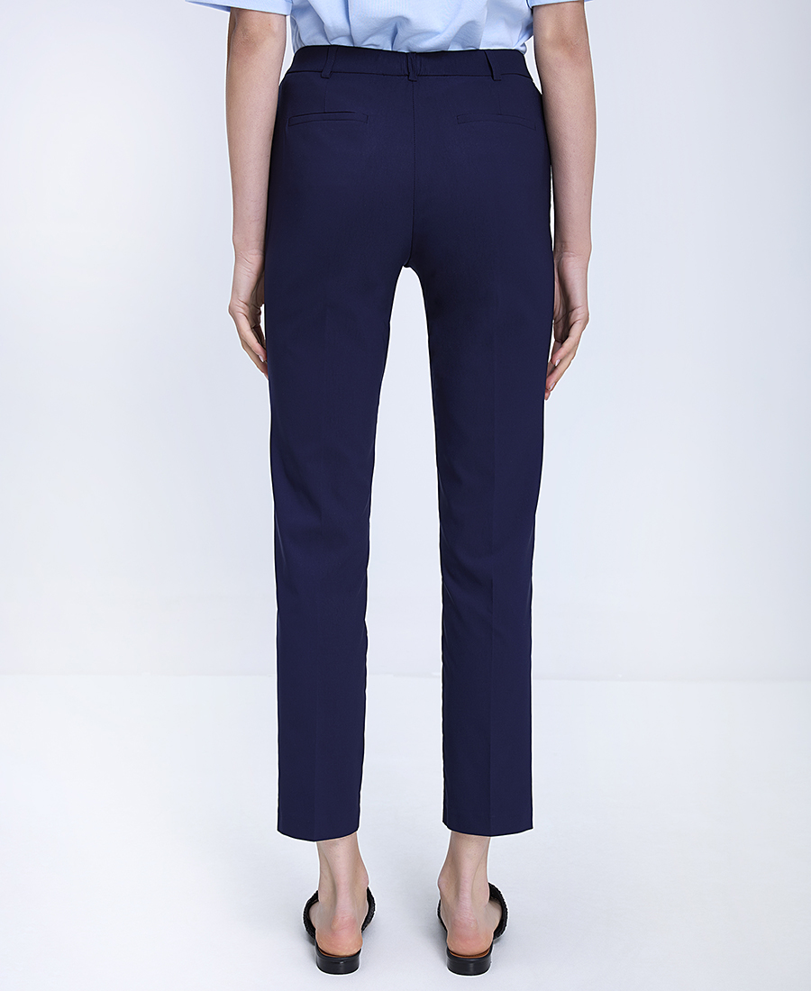 Γυναικείο Παντελόνι Regular Fit Με Ίσια Γραμμή Και Cropped Μήκος φωτογραφία