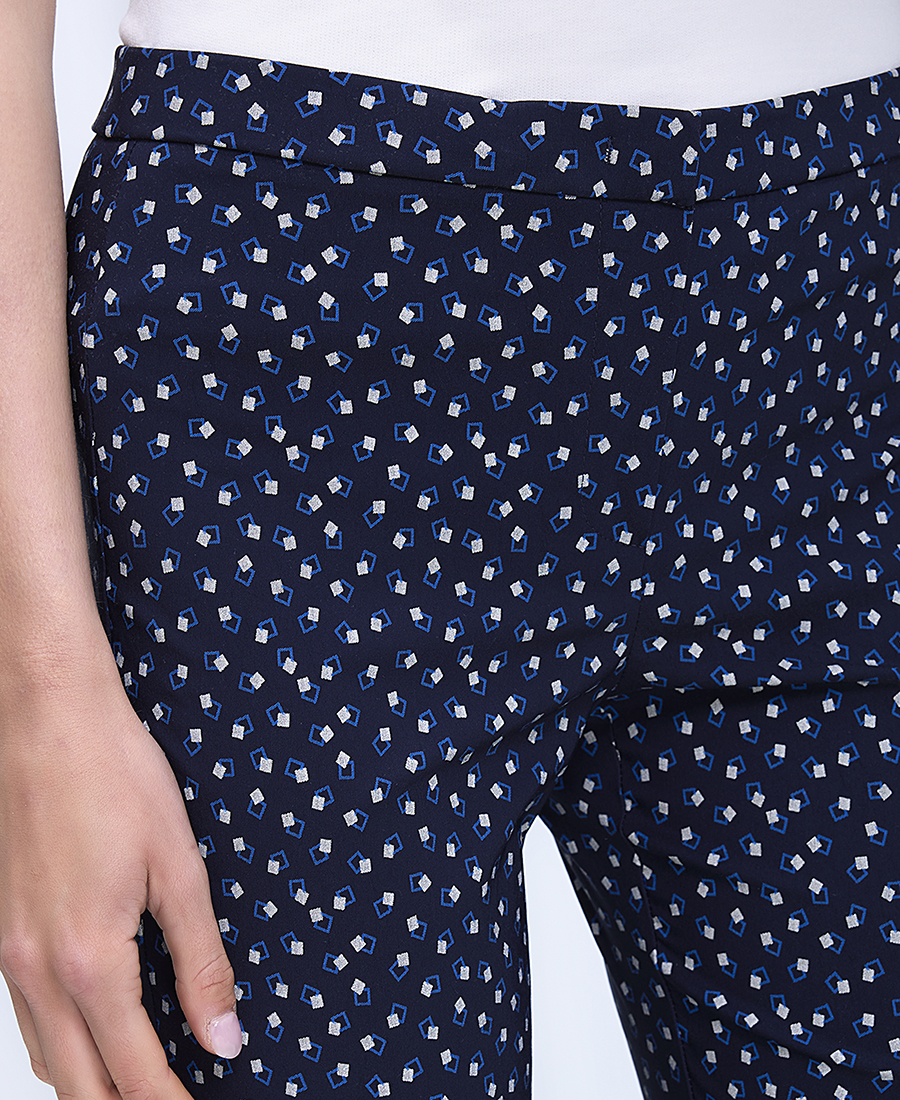 Γυναικείο Παντελόνι Regular Fit Με Ίσια Γραμμή Και Cropped Μήκος φωτογραφία
